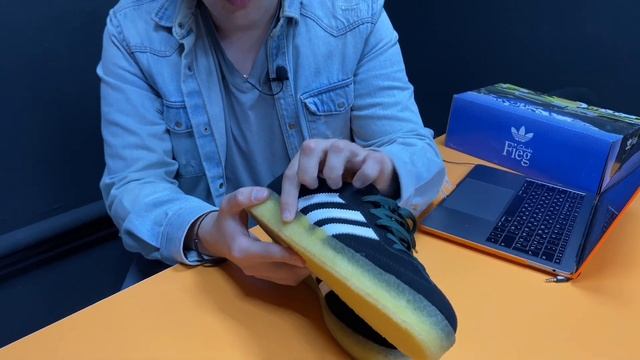 ОБЗОР НА КРРОССОВКИ ADIDAS ORIGINALS x RONNIE FIEG/ КРОССОВКИ И НОСОЧКИ смотреть онлайн