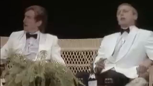 Monty Python - Four Yorkshiremen (CZ subs) смотреть онлайн