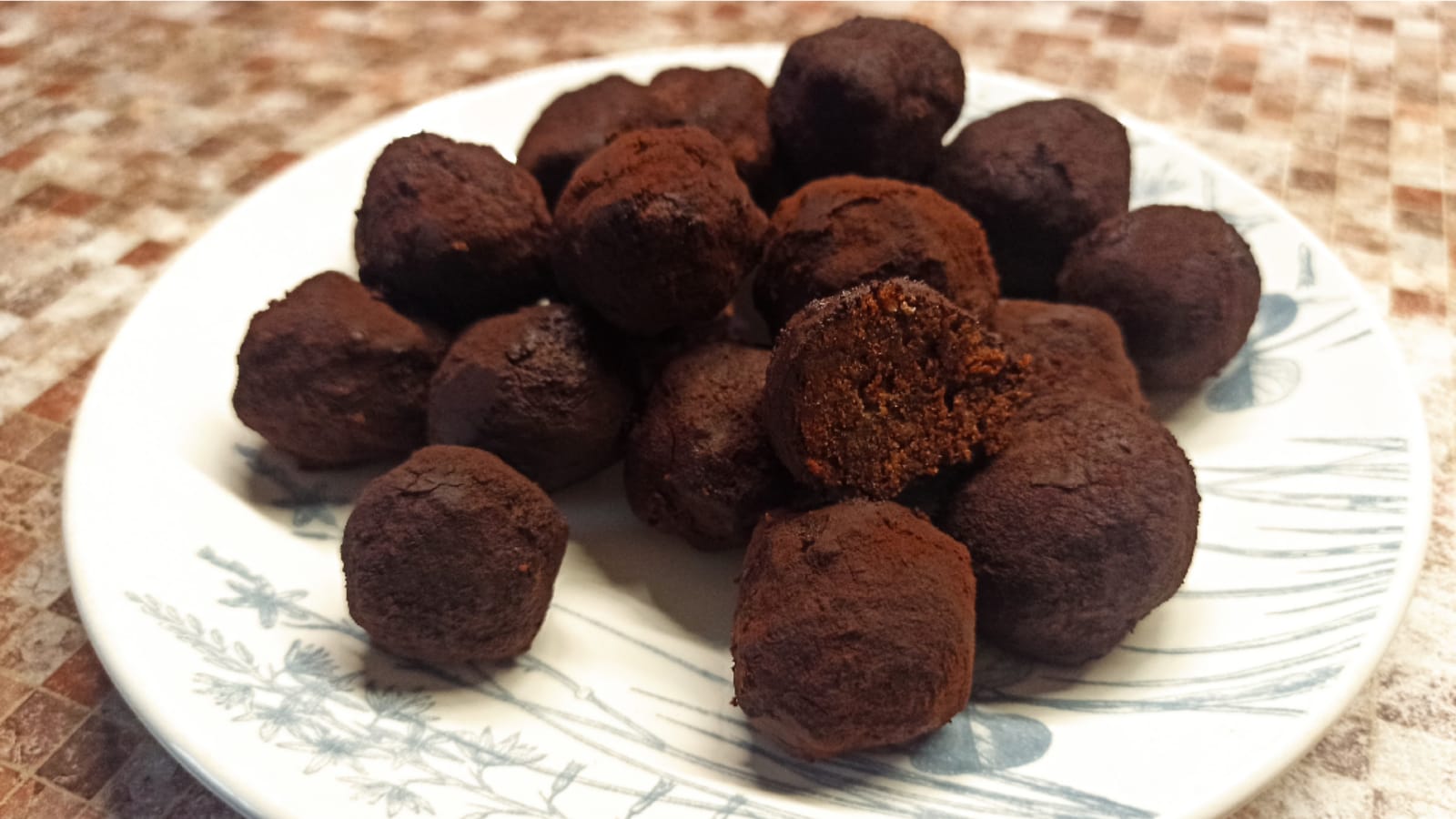 Шоколадные конфеты в домашних условиях. Шоколадные конфеты из какао. смотреть онлайн