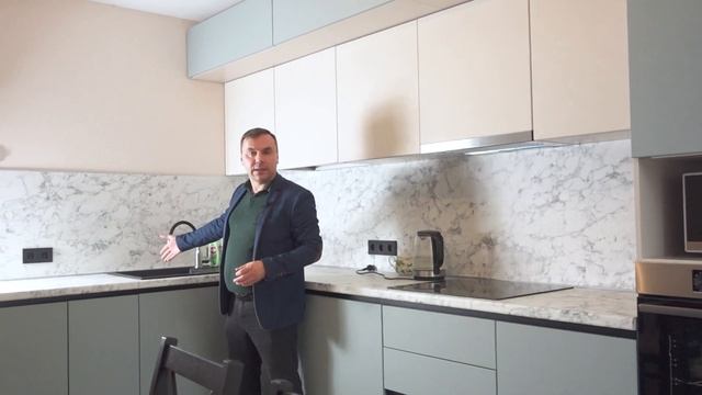 Угловая кухня с антресолями под потолок смотреть онлайн