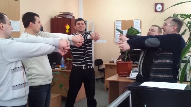 Разминка на работе смотреть онлайн