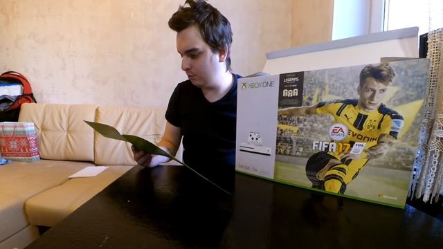 Распаковка Xbox One S из магазина ComputerUniverse
