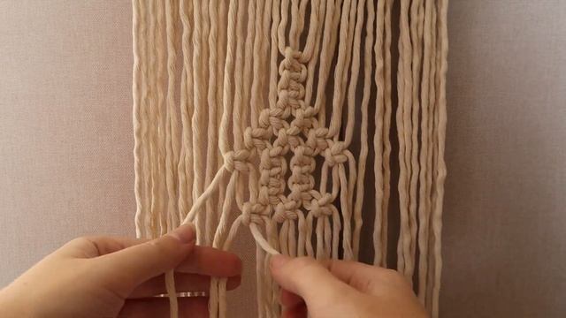 DIY Новогодний декор 2022 - макраме панно ёлочка. Подробный МК для начинающих! смотреть онлайн