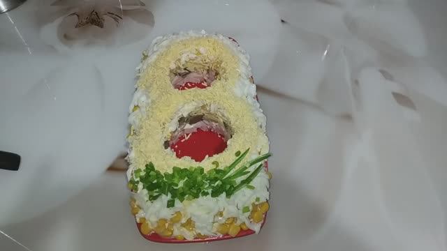 Салат ,,8 МАРТА " Вкусный слоёный салат на праздничный стол! смотреть онлайн
