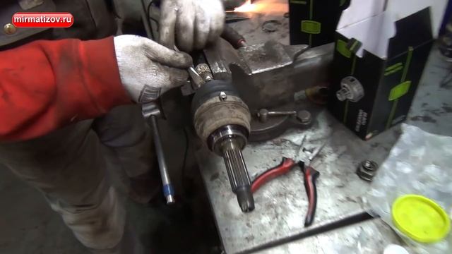 Замена ШРУСа наружного и внутреннего: подробное видео! смотреть онлайн