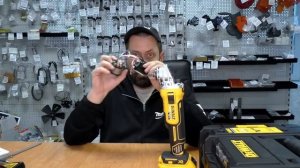 ЖЕЛТЫЙ СНАРУЖИ И ЗОЛОТОЙ ВНУТРИ БОЛГАРКА DEWALT