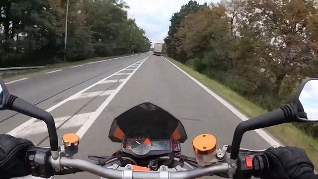 KTM 690 Duke acceleration смотреть онлайн