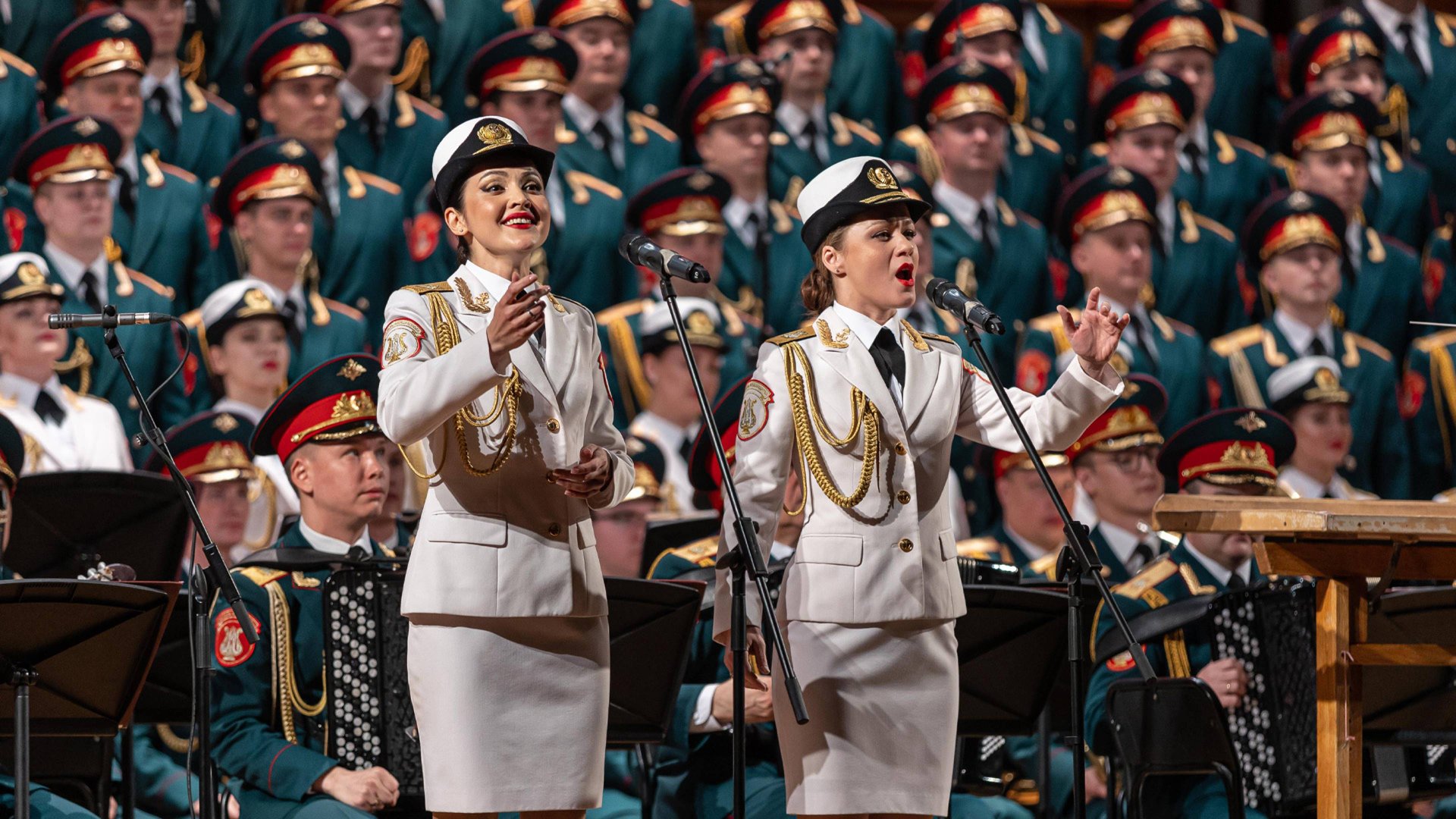 «Песня девушек-бойцов», солистки – Дарья Беликова и Русалина Валиева, май 2024 смотреть онлайн