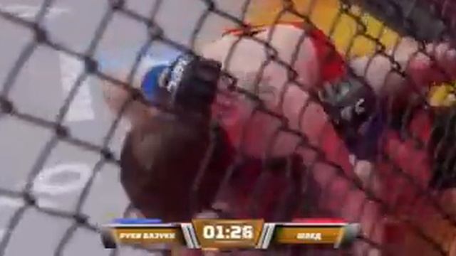 Руки-Базуки отхватил на боях без правил.