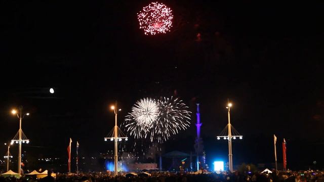 Салют посвященный 425-летию Воронежа смотреть онлайн