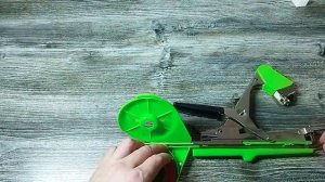 Степлер для подвязки растений тапенер (Tapetool)