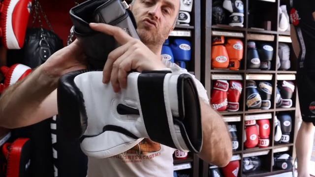 Ringside Boxing Gloves Review | All you need to know | Enso Martial Arts Shop смотреть онлайн