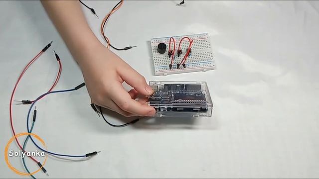 Ардуино с нуля Макет №7 Угадай мелодию / Arduino Melody смотреть онлайн