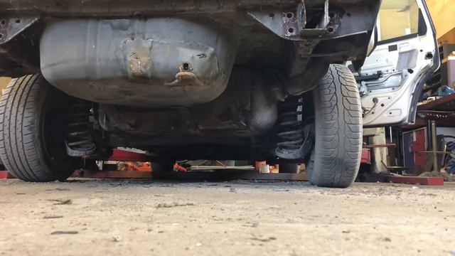 Volvo 850 GLT, revs with no muffler смотреть онлайн