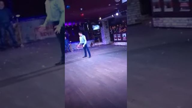 Вот так надо танцевать на корпоративе??????? смотреть онлайн