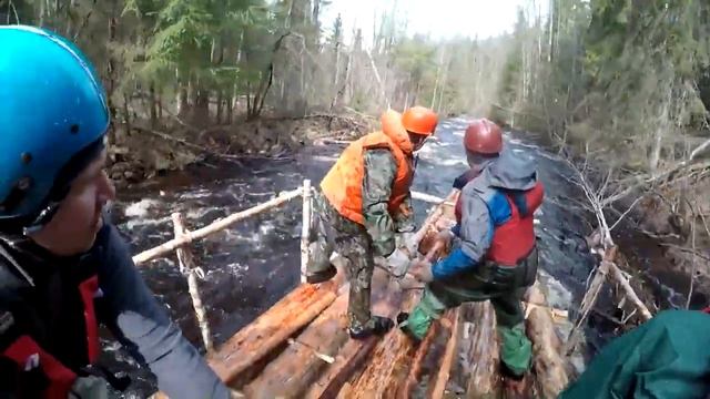 Сплав на деревянных плотах по реке Карповка (первопрохождение) смотреть онлайн