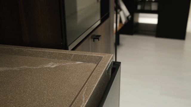 Verde - уникальность и строгий стиль на кухне смотреть онлайн