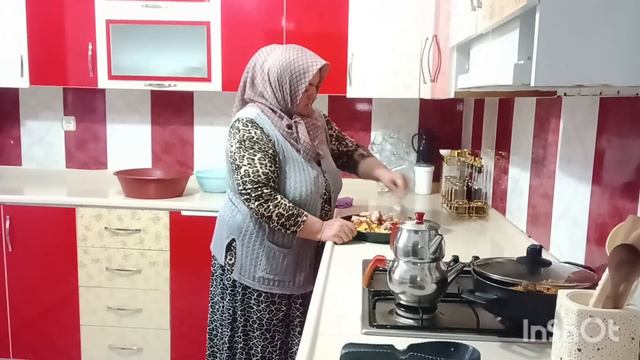 ELİSA ARMİNİMİ BANYO YAPTİRDİK💐 BUGÜNKÜ İFTAR MENUMUZE NELER HAZIRLADIM#köyhayatı #fypシ゚viral смотреть онлайн