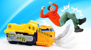 Весёлые игры гонки в Мастерской Фёдора! Роботы Трансформеры и Боевые машинки игры для мальчиков