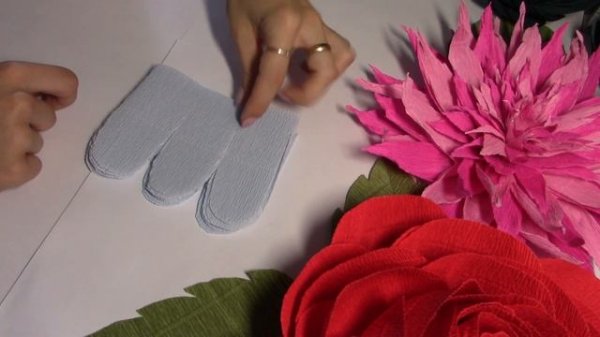 Как сделать большие настенные цветы для фотозоны из гофрированной бумаги. Часть 2