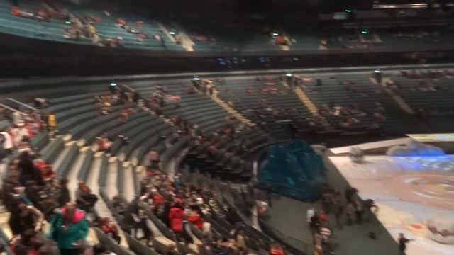 Перед началом шоу смотреть онлайн