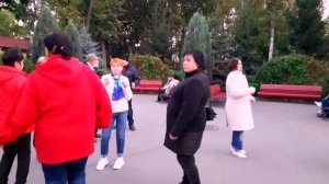 НА БЕРЕГУ ЧУ! ТАНЦЫ В ПАРКЕ ГОРЬКОГО ХАРЬКОВ.mp4