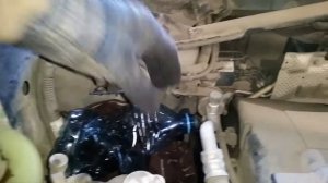 как поменять на мицубиси оутлендер жидкость гур