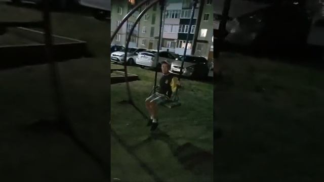 Страшный обзор на детскую площадку | Видео которое должно быть шортс но оно не шортс смотреть онлайн