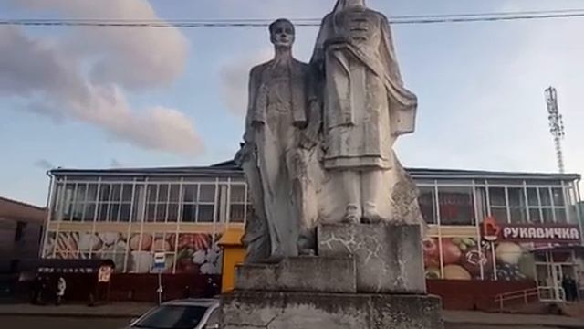 Город СКОЛЕ - центральная часть . Храмы , архитектура смотреть онлайн