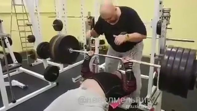 Жим Лежа узким хватом, 190кг! смотреть онлайн