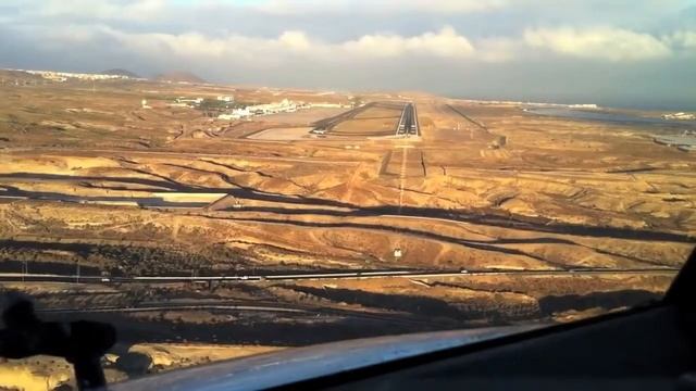 approach & landing in Tenerife South Reina Sofia Airport смотреть онлайн