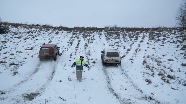 ЖЕСТЬ! МАШИНЫ ушли под ЛЁД, лютый ЗИМНИЙ OFF ROAD смотреть онлайн