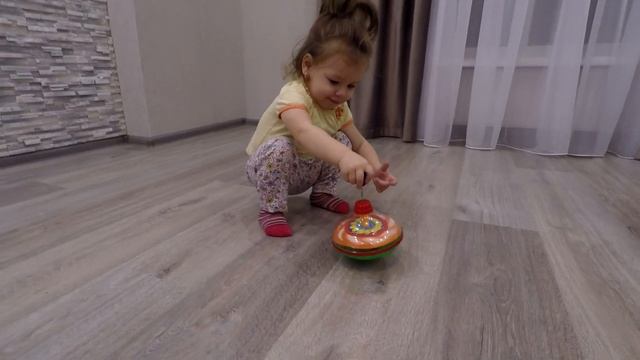 ЧЕМ ЗАНЯТЬСЯ С РЕБЕНКОМ ДОМА В 1-1,5 ГОДА? смотреть онлайн