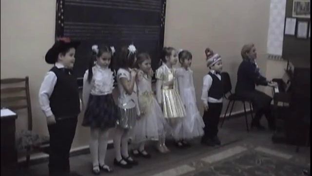 Распевка "До воробышка..." смотреть онлайн