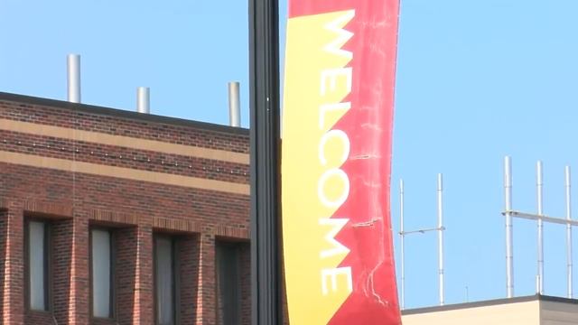 UMD students react to move-in delay, undergrad online class changes смотреть онлайн