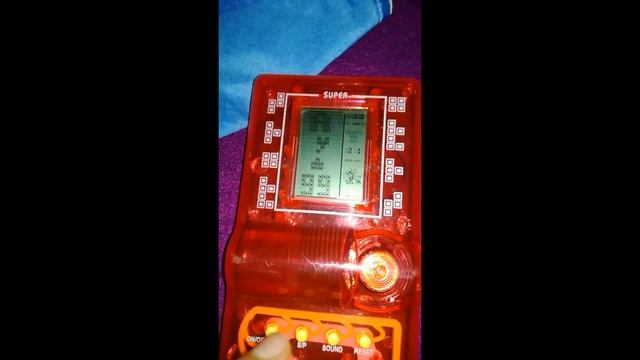 Juego con mi brick game a las tres de la mañana y pasa esto смотреть онлайн
