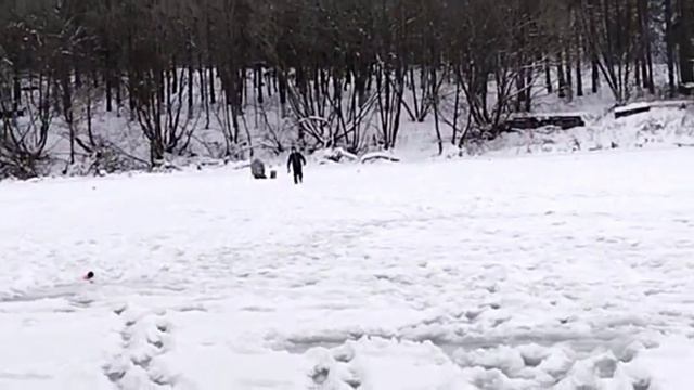 ЗИМНЯЯ РЫБАЛКАА НА МЕСТНОМ ПРУДУ!!! РЫБАЛКА НА МАРМЫШКУ| РЫБАЛКА НА БАЛАНСИР(ЗИМНИЙ СПИНИНГ) смотреть онлайн