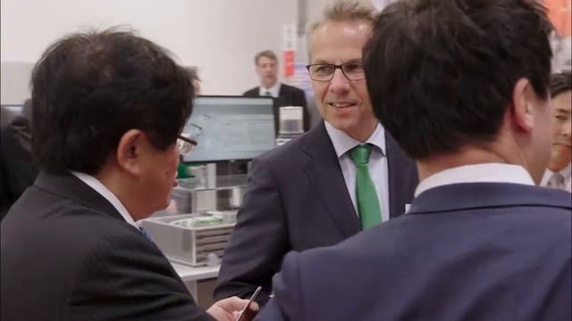 Industry 4.0 to the point [Schaeffler] смотреть онлайн