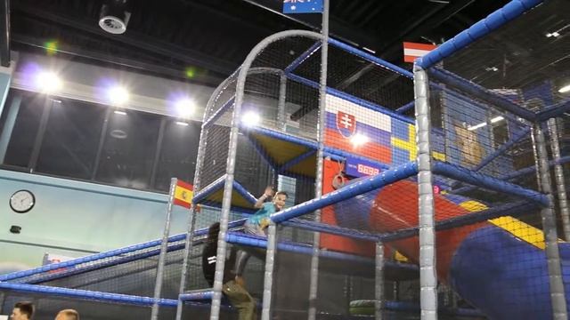 Куда пойти с детьми в Братиславе ? KidsHouse Bratislava смотреть онлайн