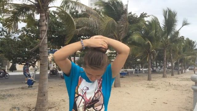 Красивые прически на средние и длинные волосы в школу, университет и на работу смотреть онлайн