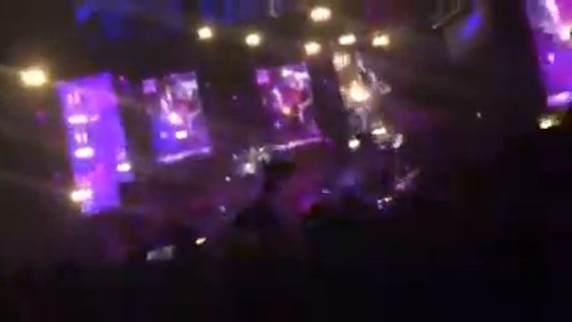 GOOD GIRLS- 5sos live @ Excel Energy Center, MN 7-31-15 смотреть онлайн