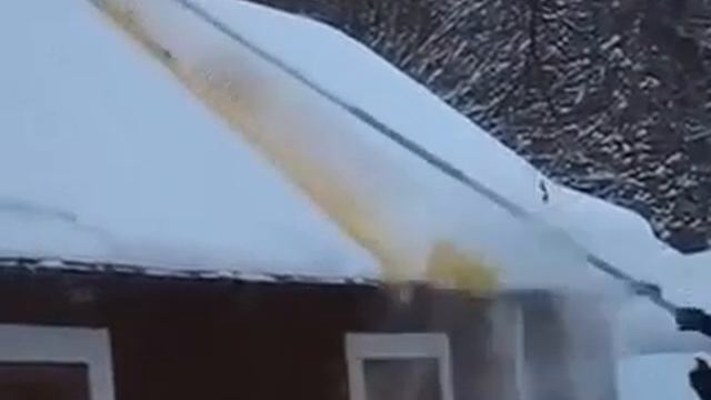 Как легко очистить снег с крыши смотреть онлайн