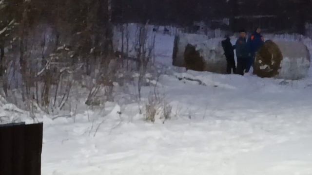 Холодно на Урале! Перекатываем сено в огород! Новый стеллаж под лестницей! Заготовочки на месте! смотреть онлайн