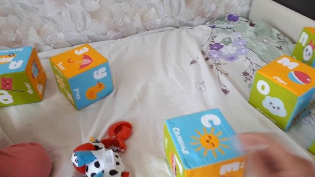 Игры с малышом 10 месяцев. Чем заняться с ребенком в 10 месяцев? смотреть онлайн