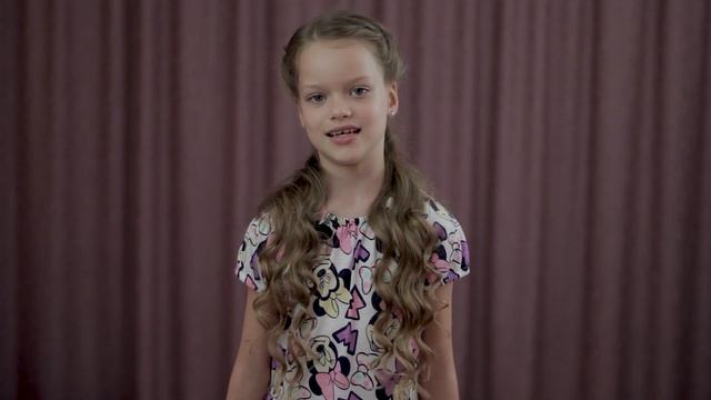 "Я МОГУ УЛЫБАТЬСЯ, КОГДА ТЯЖЕЛО..." стих читает Диана Ловчиновская 7 лет / Diana Lovchinovska смотреть онлайн