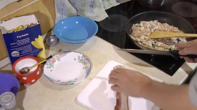 Макароны по флотски с индейкой и беконом. смотреть онлайн