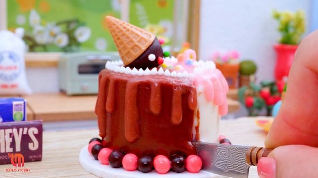 KITKAT Chocolate Cake | 1000+ Satisfying Miniature Chocolate Cake With M&M Candy | Lotus Cakes