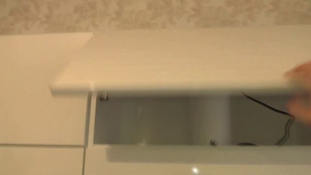 Кухня глянец. Фасады МДФ покраска. Низ красный, верх белый. смотреть онлайн