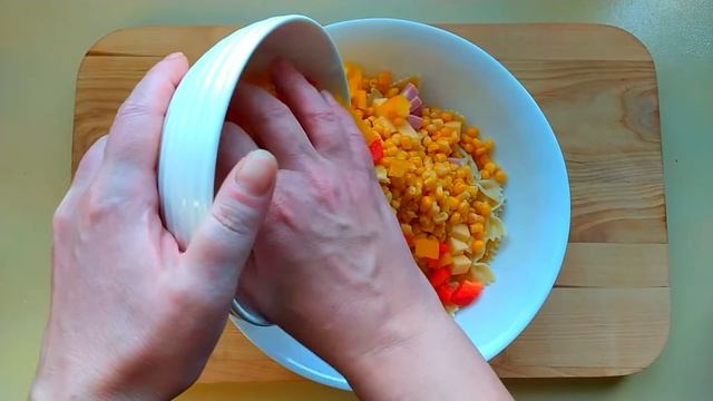 Итальянский весенний салат с макаронами и ветчиной смотреть онлайн