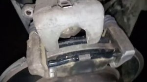 Замена задних тормозных колодок Suzuki SX4